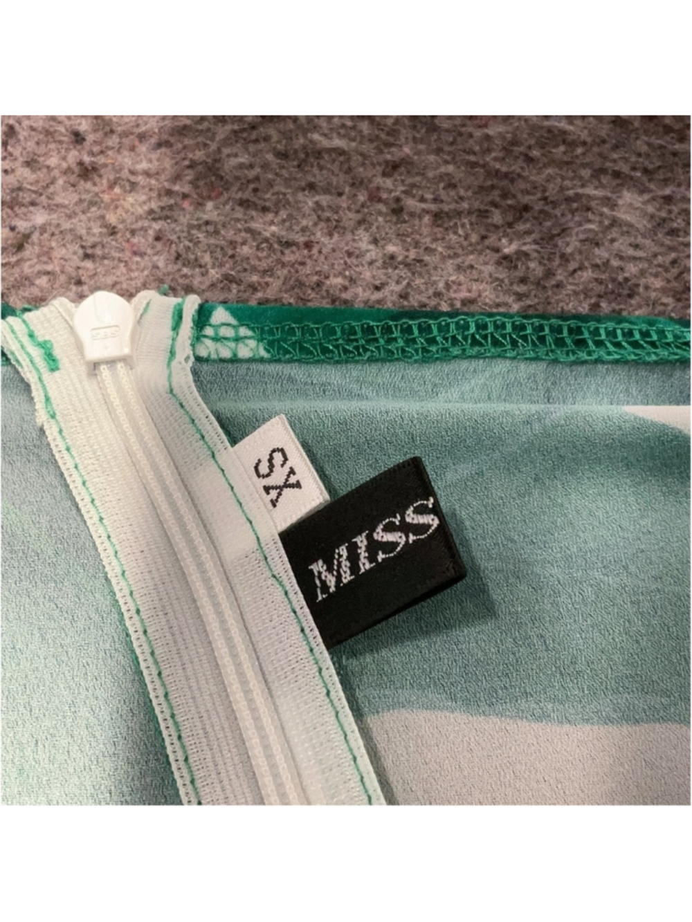 Miss Ord Elegant Green Leaf Print Maxi Dress - Picture 6 of 7